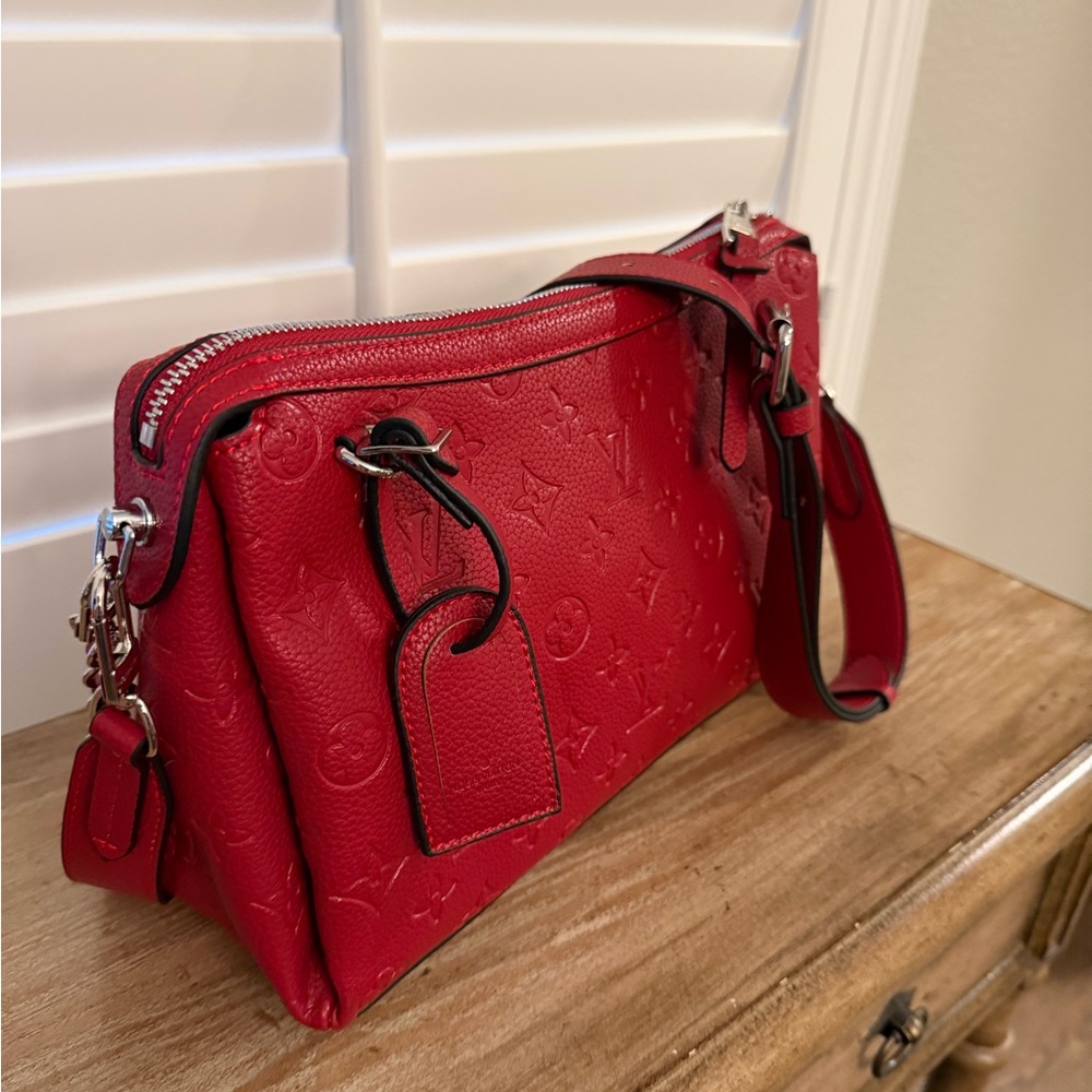 Red Purse - Picture 4 of 5